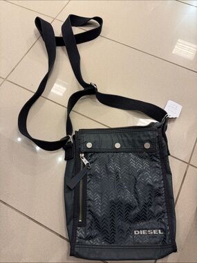 Diesel Black Men's Messenger Crossbody Bag with Chevron Front
